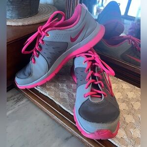 NIKE Classic Flex Trainer 3 Casual Athletic Sneakers Grey Pink Women's Size 8.5‎
